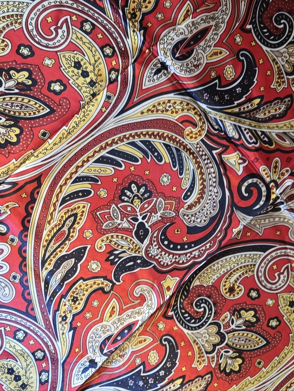 Rodeo Drive Red Paisley Wild Rag NWT